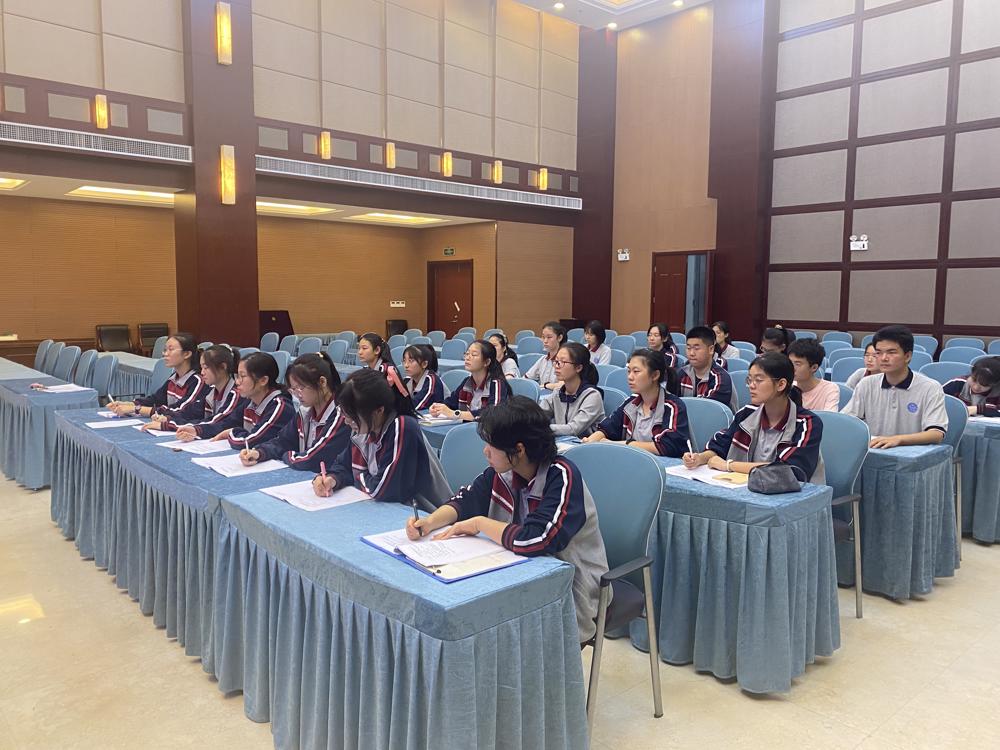 雨花台中学(高中部)团委传达学习全国青联十三届全委会和全国学联二十七大会议精神2.JPG 雨花台中学(高中部)团委传达学习全国青联十三届全委会和全国学联二十七大会议精神2.JPG