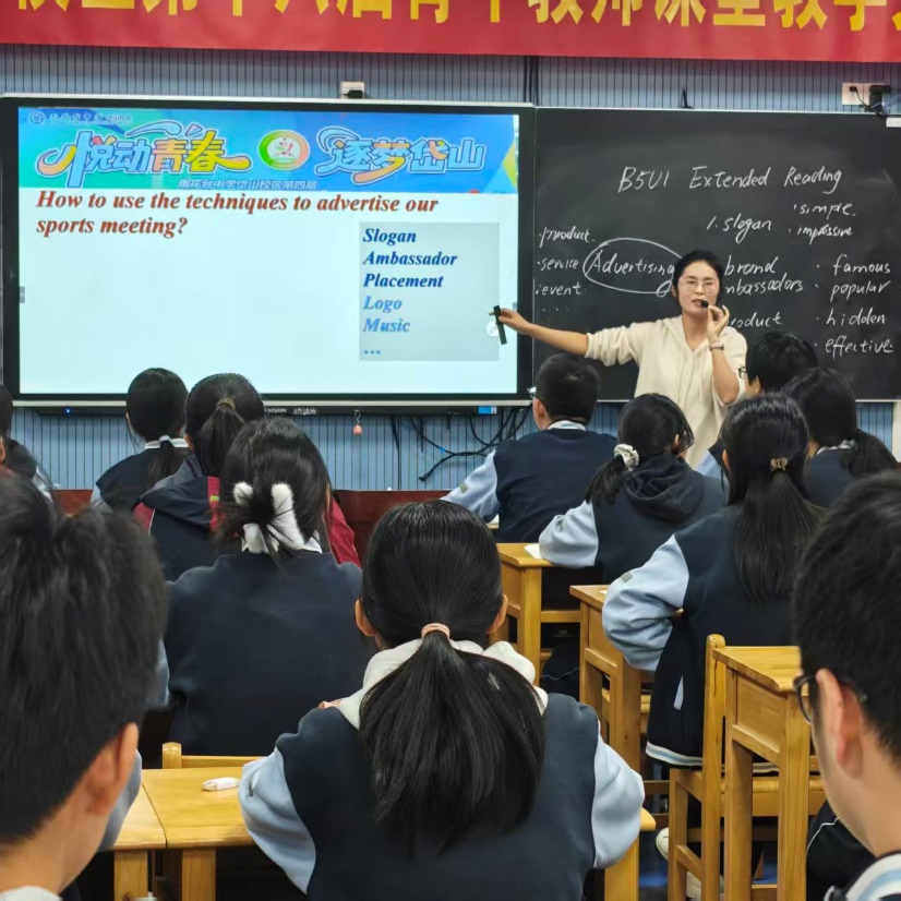 一群人正在听演讲

AI 生成的内容可能不正确。